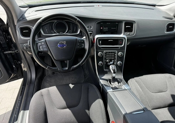 Volvo V60 cena 39999 przebieg: 235000, rok produkcji 2015 z Pajęczno małe 436